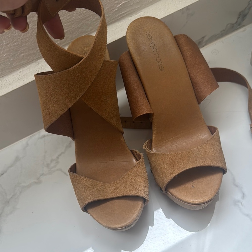 Sergio Rossi Tan Sandals with Chunky Block Heel